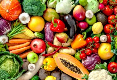 Buntes Gemüse und Obst für Fastentage
