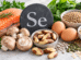Selenhaltige Lebensmittel wie Fisch, Eier, Paranüsse, Pilze und Hülsenfrüchte